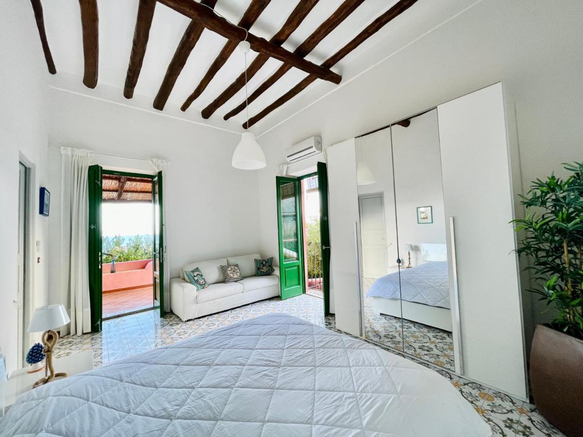Villa Pomelia, Villa Nel Corso Di Santa Marina Salina A 50 Mt Dal Mare Exterior photo