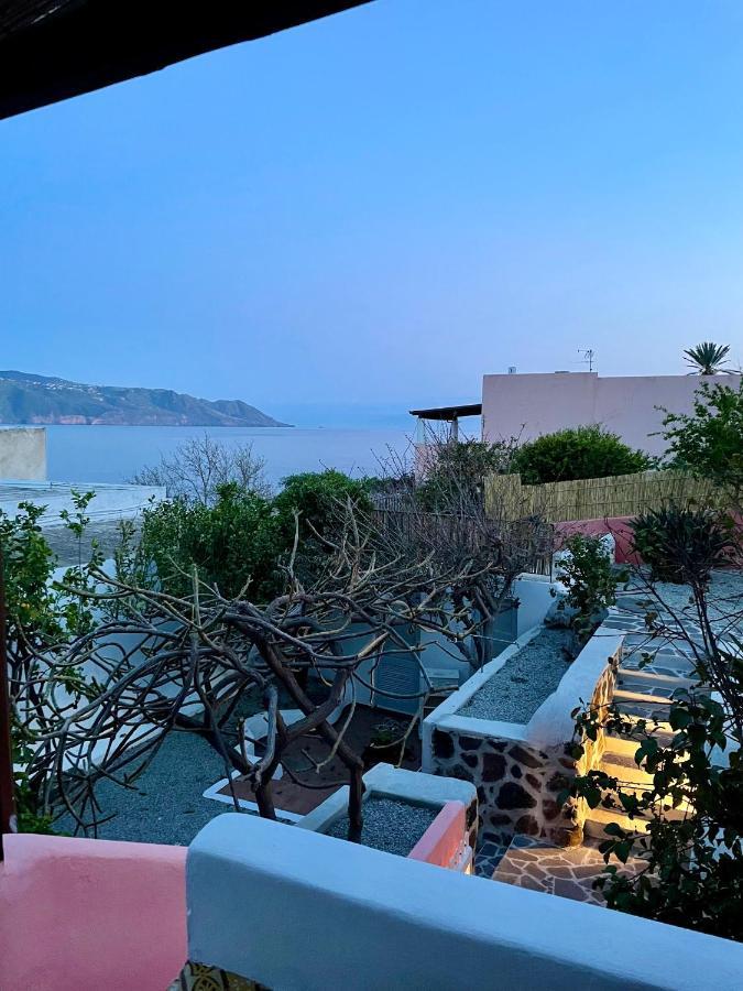 Villa Pomelia, Villa Nel Corso Di Santa Marina Salina A 50 Mt Dal Mare Exterior photo