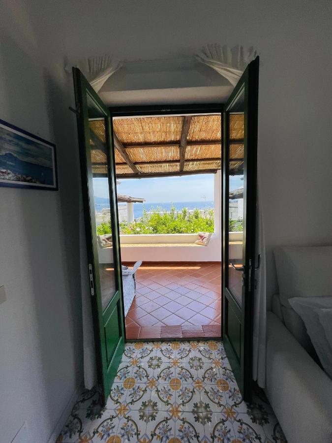 Villa Pomelia, Villa Nel Corso Di Santa Marina Salina A 50 Mt Dal Mare Exterior photo